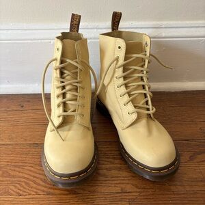 Dr. Martens 1460 Pascal Boots Virginia Light Yellow 9